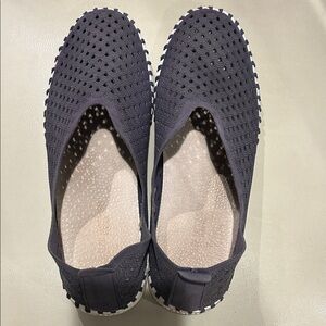 Isle Jacobson navy slip on shoes